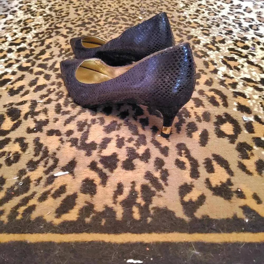 9.5 J Renee Pumps